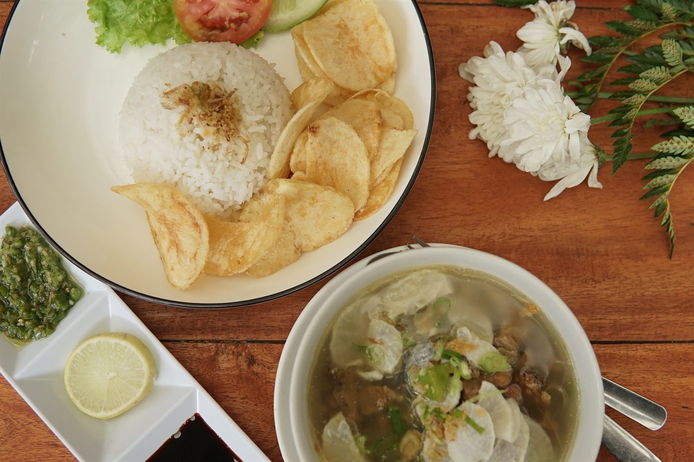 Soto Bandung Sapi (+ Nasi)
